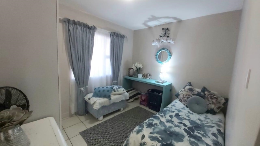 2 Bedroom Property for Sale in Heiderand Western Cape